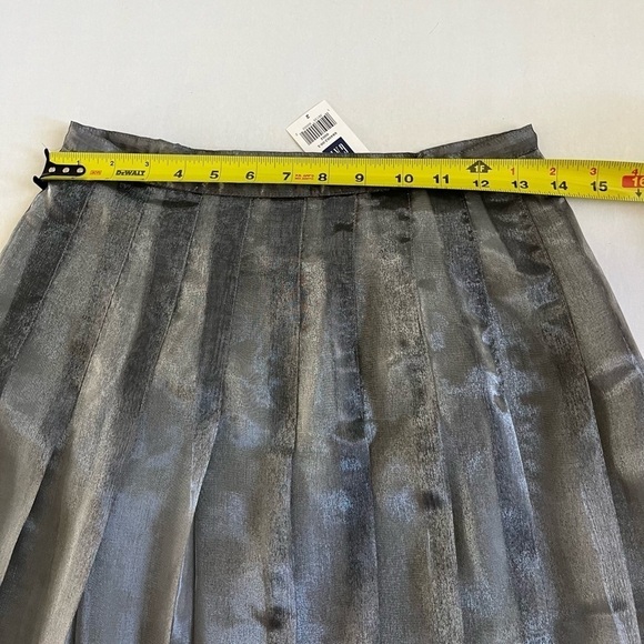 Gap gray A-line pleated lined shimmer / sheer poly/ nylon skirt new with… - Picture 5 of 5